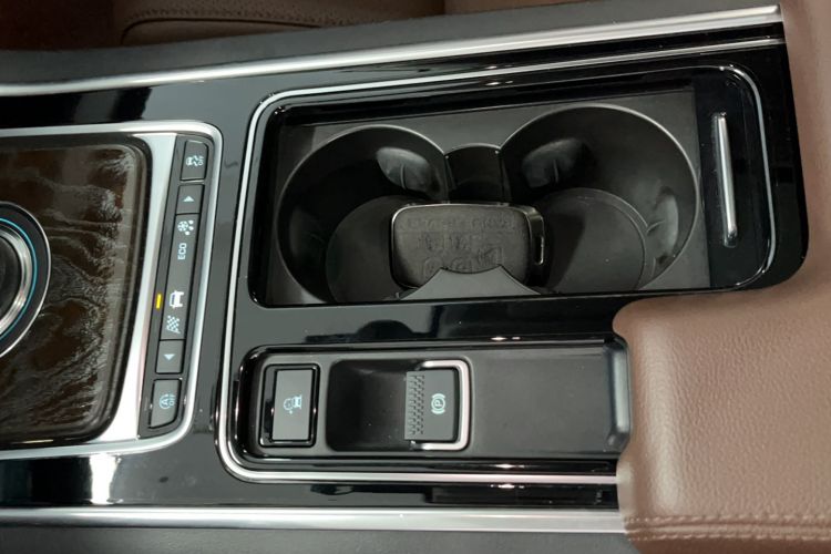 Used Jaguar XFL 2018 XFL 2.0T 250 PS Luxury Edition Interior 12