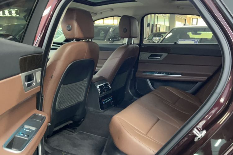 Used Jaguar XFL 2018 XFL 2.0T 250 PS Luxury Edition Interior 2