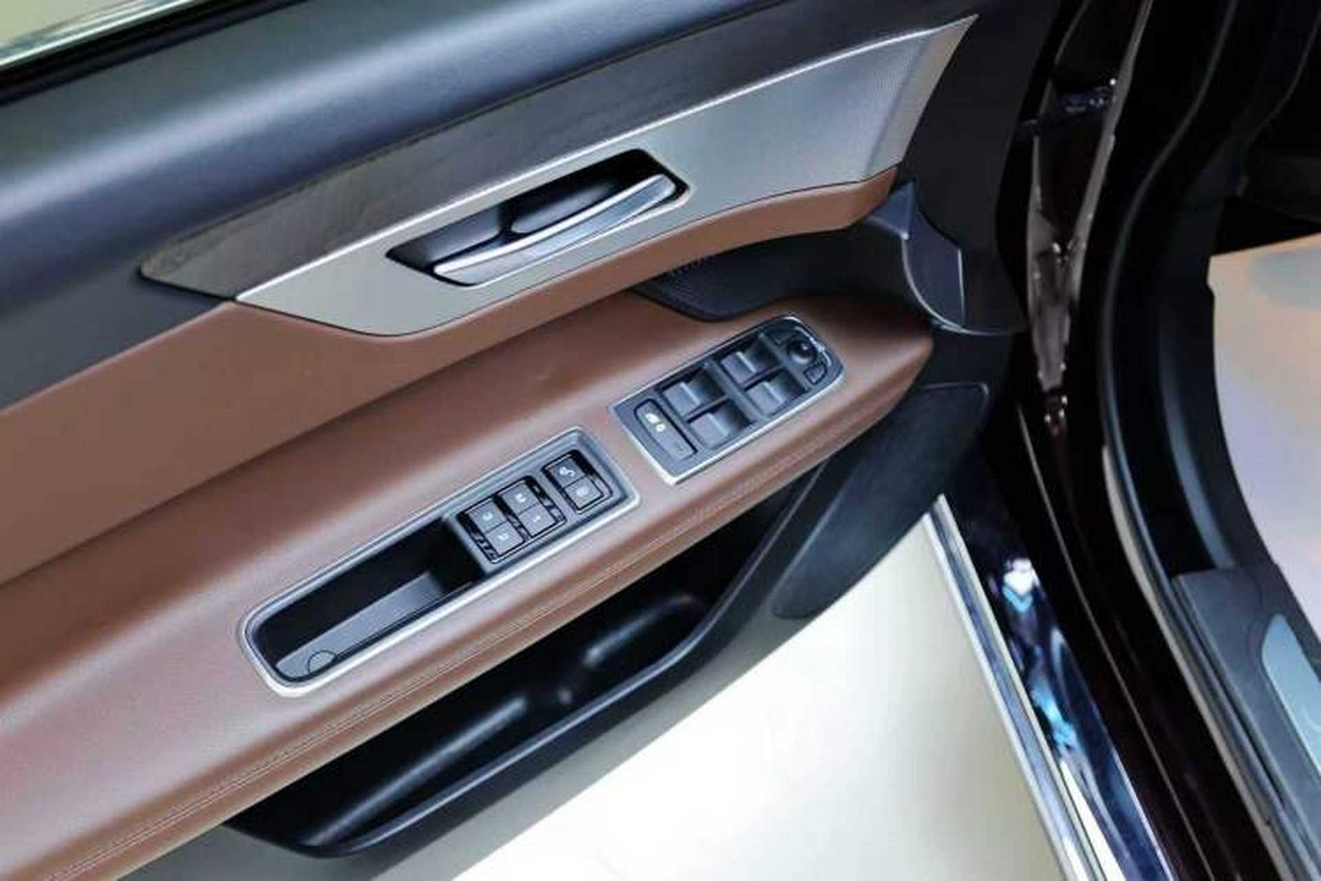 Used Jaguar XFL 2018 XFL 2.0T 250 PS Luxury Edition Interior 2