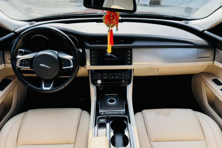Used Jaguar XFL 2018 XFL 2.0T 200PS Elite Edition Interior 3
