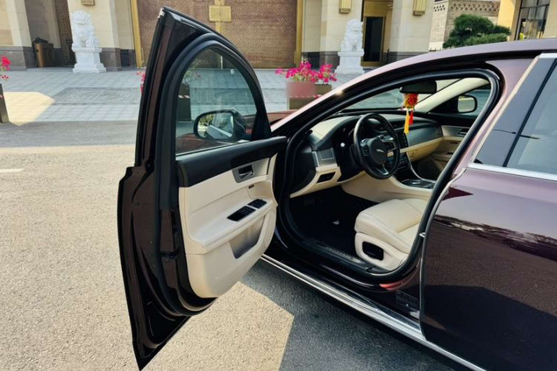 Used Jaguar XFL 2018 XFL 2.0T 200PS Elite Edition Interior 4