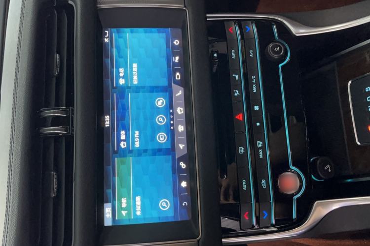 Used Jaguar XFL 2018 XFL 2.0T 250 PS Luxury Edition Interior 6