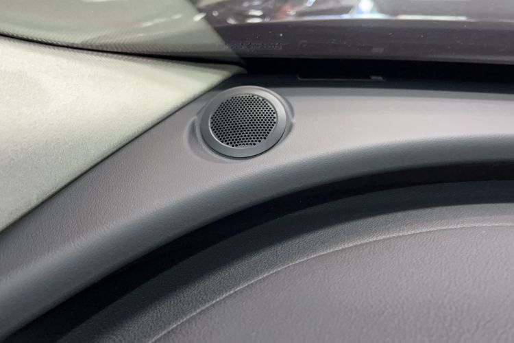 Used Jaguar XFL 2018 XFL 2.0T 250 PS Luxury Edition Interior 8
