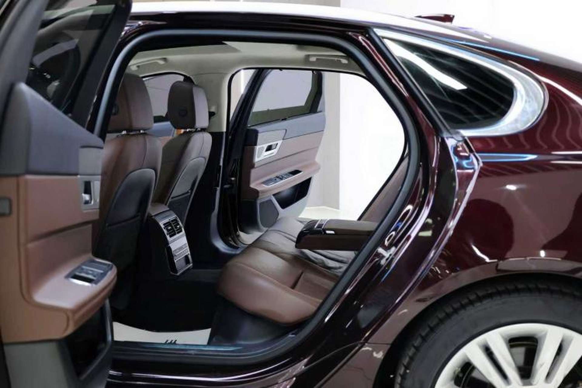 Used Jaguar XFL 2018 XFL 2.0T 250 PS Luxury Edition Interior 8