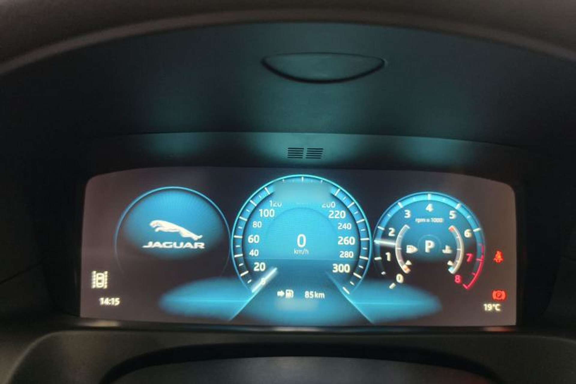 Used Jaguar XFL 2018 XFL 2.0T 250 PS Luxury Edition Interior 8