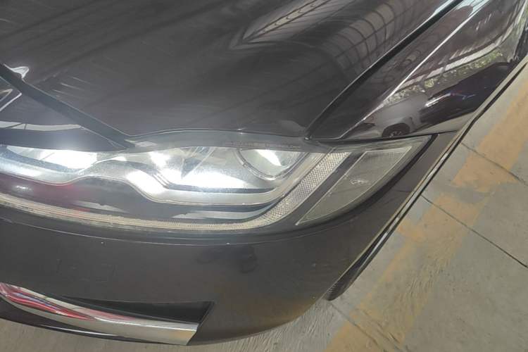 Used Jaguar XFL 2018 XFL 2.0T 250 PS Luxury Edition Left Front Headlight
