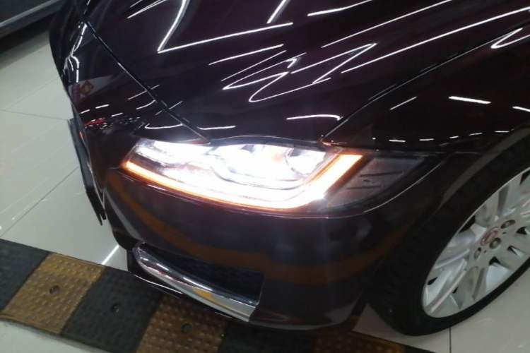 Used Jaguar XFL 2018 XFL 2.0T 250 PS Luxury Edition Left Front Headlight