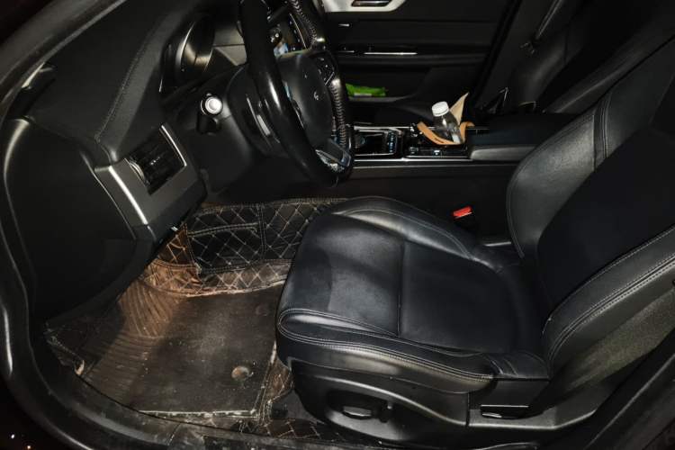 Used Jaguar XFL 2018 XFL 2.0T 200PS Luxury Edition Left Front Seat