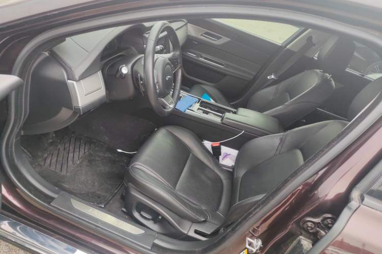 Used Jaguar XFL 2018 XFL 2.0T 250 PS Luxury Edition Left Front Seat