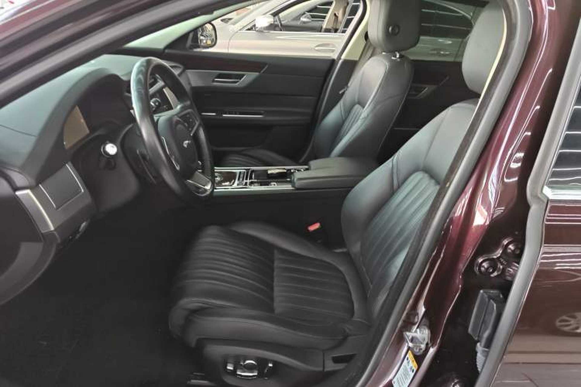 Used Jaguar XFL 2018 XFL 3.0 SC 340 PS Luxury Edition Left Front Seat