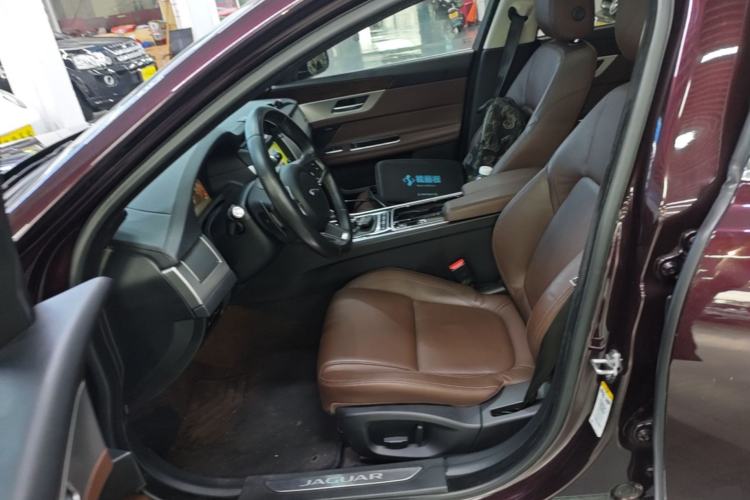 Used Jaguar XFL 2018 XFL 2.0T 250 PS Luxury Edition Left Front Seat