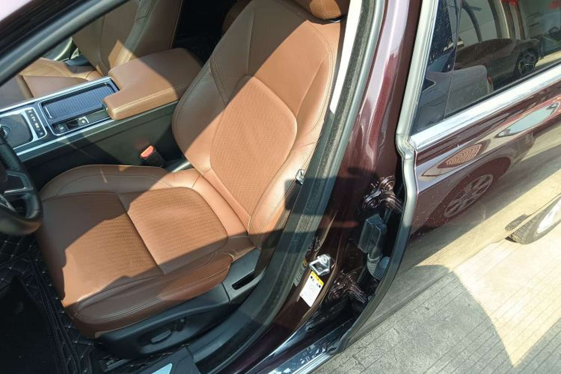 Used Jaguar XFL 2018 XFL 2.0T 250 PS Luxury Edition Left Front Seat