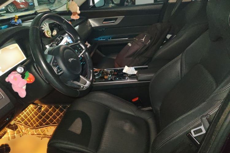 Used Jaguar XFL 2018 XFL 2.0T 250 PS Luxury Edition Left Front Seat