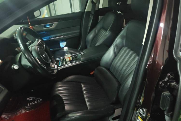 Used Jaguar XFL 2018 XFL 3.0 SC 340 PS Luxury Edition Left Front Seat