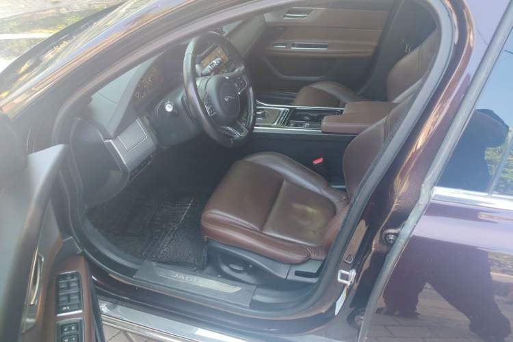 Used Jaguar XFL 2018 XFL 2.0T 250 PS Luxury Edition Left Front Seat