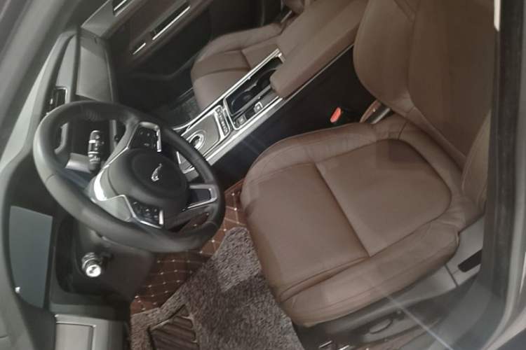 Used Jaguar XFL 2018 XFL 2.0T 250 PS Luxury Edition Left Front Seat
