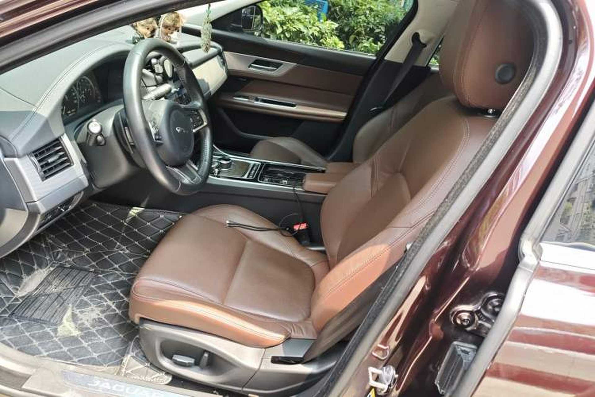 Used Jaguar XFL 2018 XFL 2.0T 250 PS Luxury Edition Left Front Seat