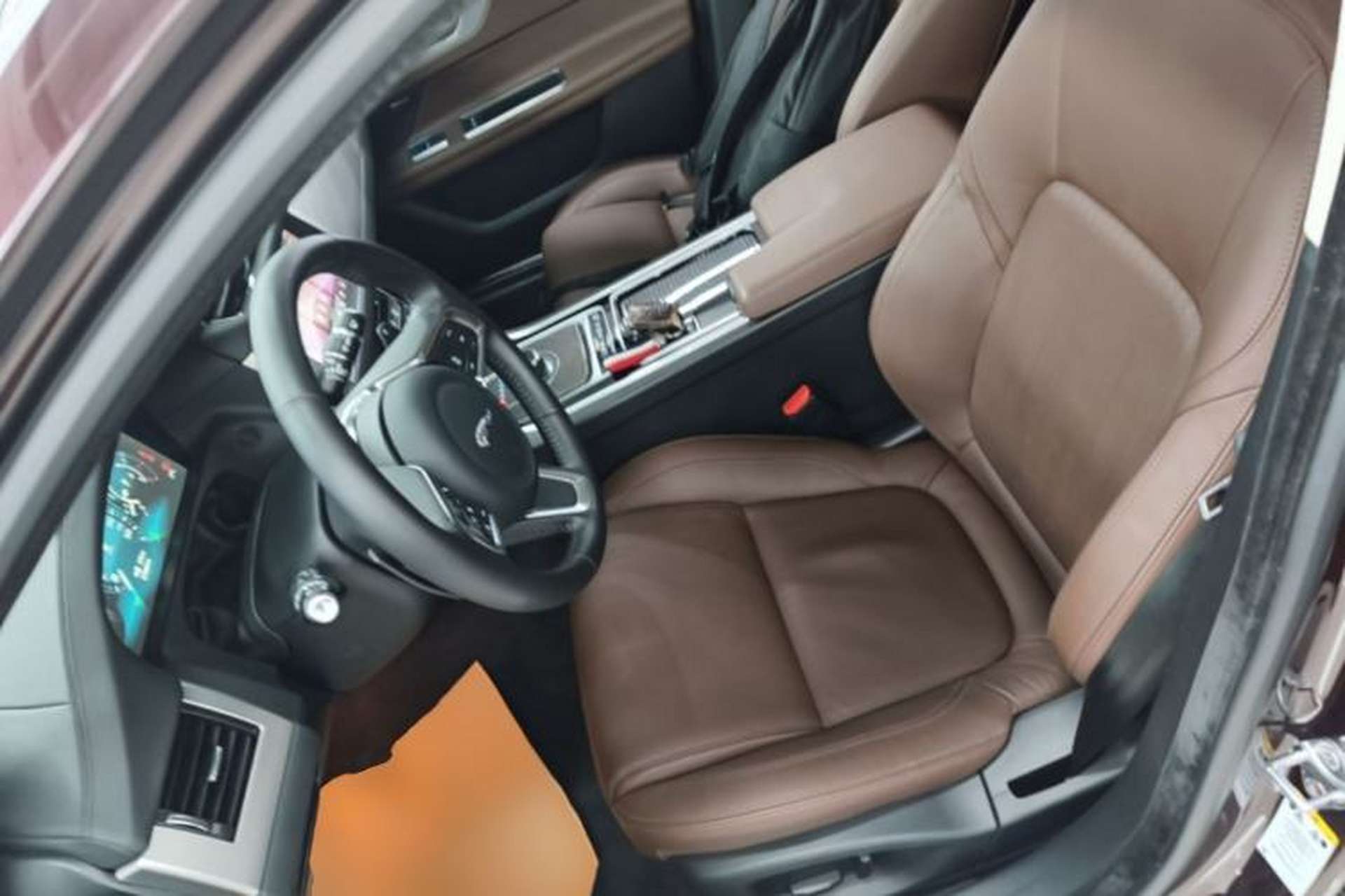 Used Jaguar XFL 2018 XFL 2.0T 250 PS Luxury Edition Left Front Seat