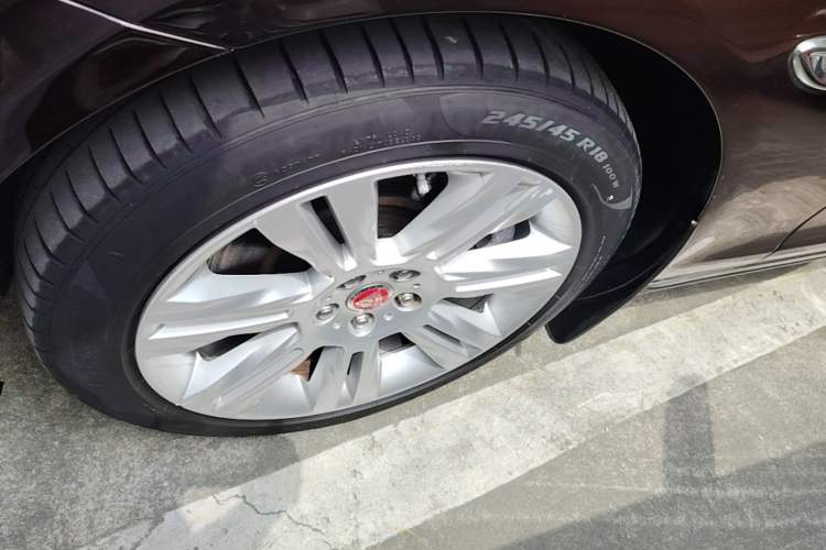 Used Jaguar XFL 2018 XFL 3.0 SC 340 PS Luxury Edition Left Front Wheel Hub