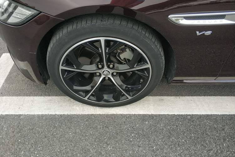 Used Jaguar XFL 2018 XFL 3.0 SC 340 PS Luxury Edition Left Front Wheel Hub