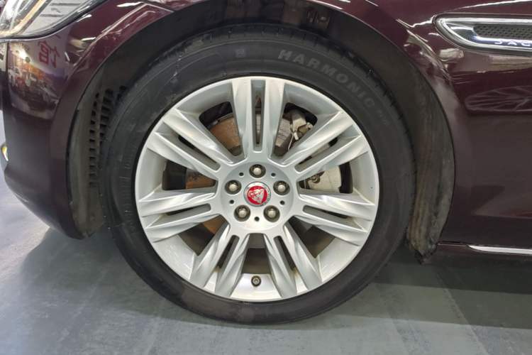 Used Jaguar XFL 2018 XFL 2.0T 250 PS Luxury Edition Left Front Wheel Hub