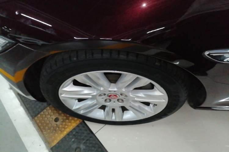 Used Jaguar XFL 2018 XFL 2.0T 250 PS Luxury Edition Left Front Wheel Hub