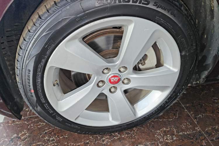 Used Jaguar XFL 2018 XFL 2.0T 200PS Elite Edition Left Front Wheel Hub