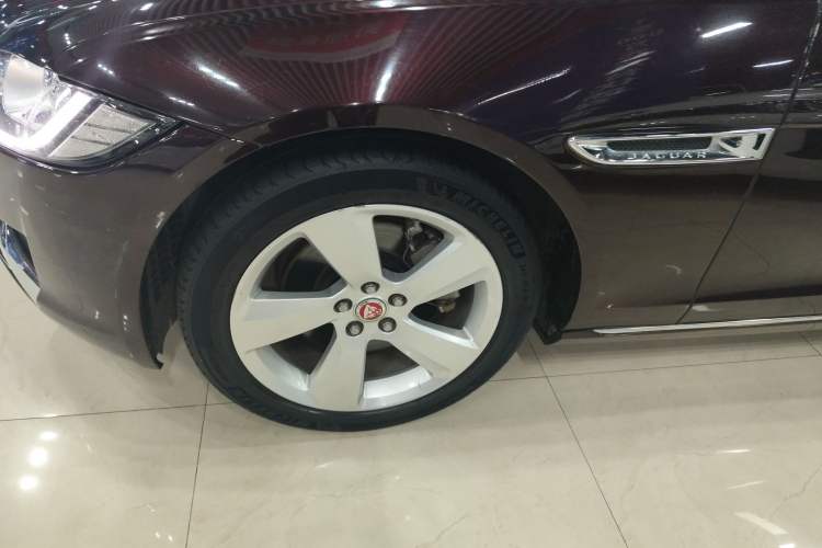 Used Jaguar XFL 2018 XFL 2.0T 200PS Elite Edition Left Front Wheel Hub