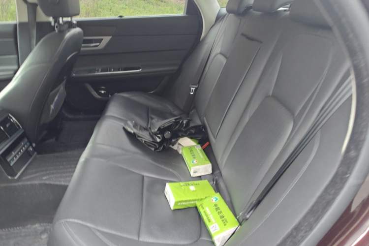 Used Jaguar XFL 2018 XFL 2.0T 250 PS Luxury Edition Left Rear Seat