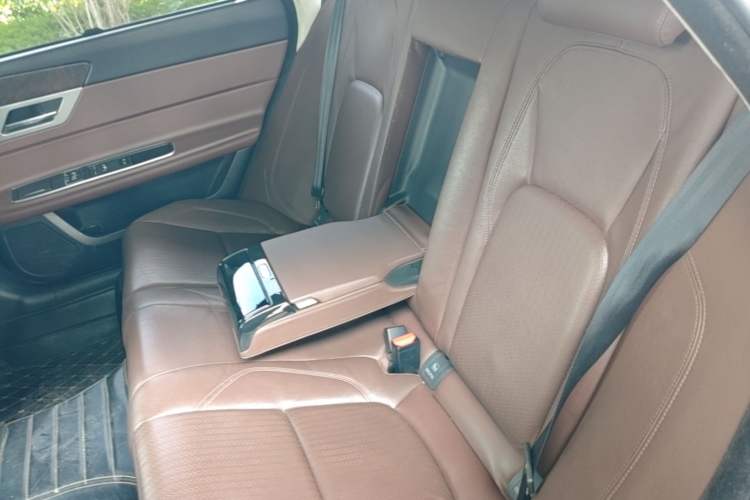 Used Jaguar XFL 2018 XFL 2.0T 250 PS Luxury Edition Left Rear Seat