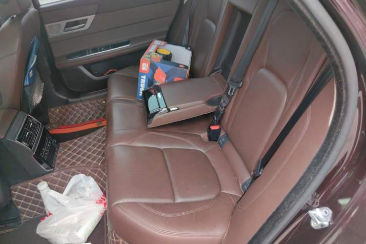 Used Jaguar XFL 2018 XFL 2.0T 250 PS Luxury Edition Left Rear Seat