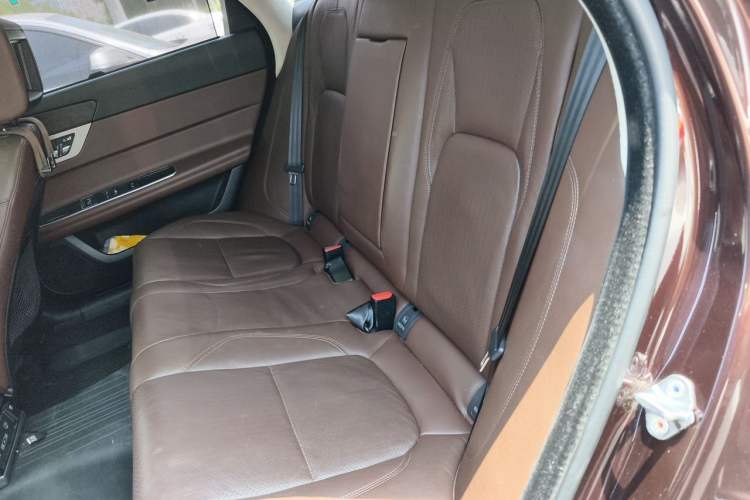 Used Jaguar XFL 2018 XFL 2.0T 250 PS Premium Edition Left Rear Seat