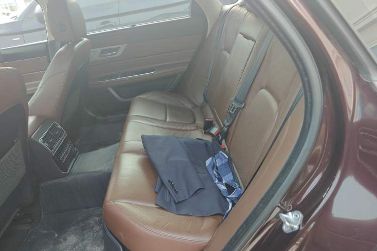 Used Jaguar XFL 2018 XFL 2.0T 250 PS Luxury Edition Left Rear Seat