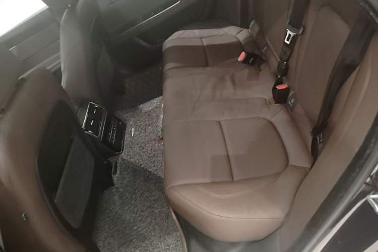 Used Jaguar XFL 2018 XFL 2.0T 250 PS Luxury Edition Left Rear Seat