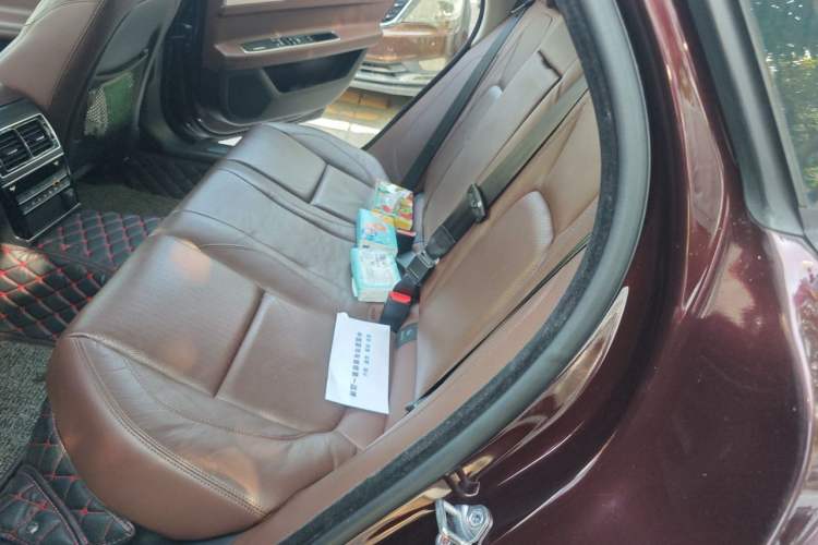 Used Jaguar XFL 2018 XFL 2.0T 250 PS Luxury Edition Left Rear Seat
