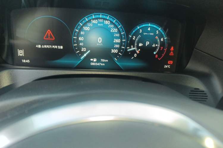 Used Jaguar XFL 2018 XFL 2.0T 250 PS Luxury Edition Odometer Close Up