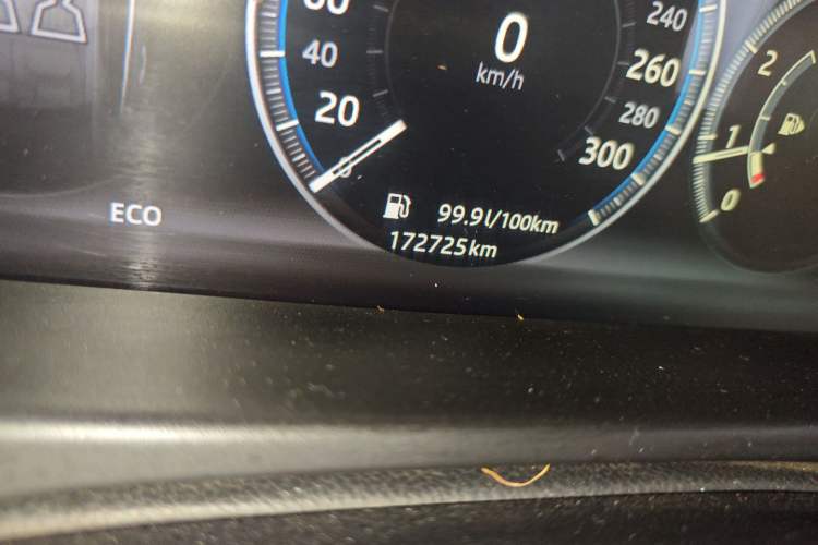 Used Jaguar XFL 2018 XFL 2.0T 250 PS Luxury Edition Odometer Close Up