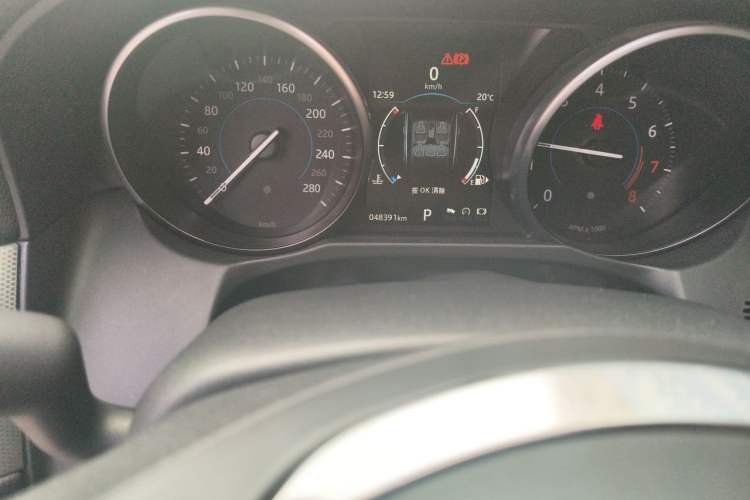 Used Jaguar XFL 2018 XFL 2.0T 200PS Luxury Edition Odometer Close Up