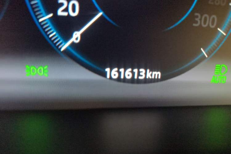 Used Jaguar XFL 2018 XFL 2.0T 250 PS Luxury Edition Odometer Close Up