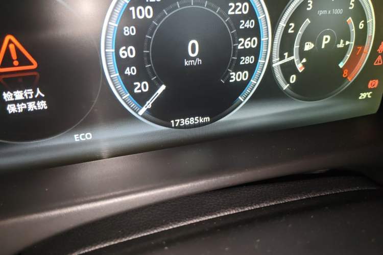 Used Jaguar XFL 2018 XFL 3.0 SC 340 PS Luxury Edition Odometer Close Up