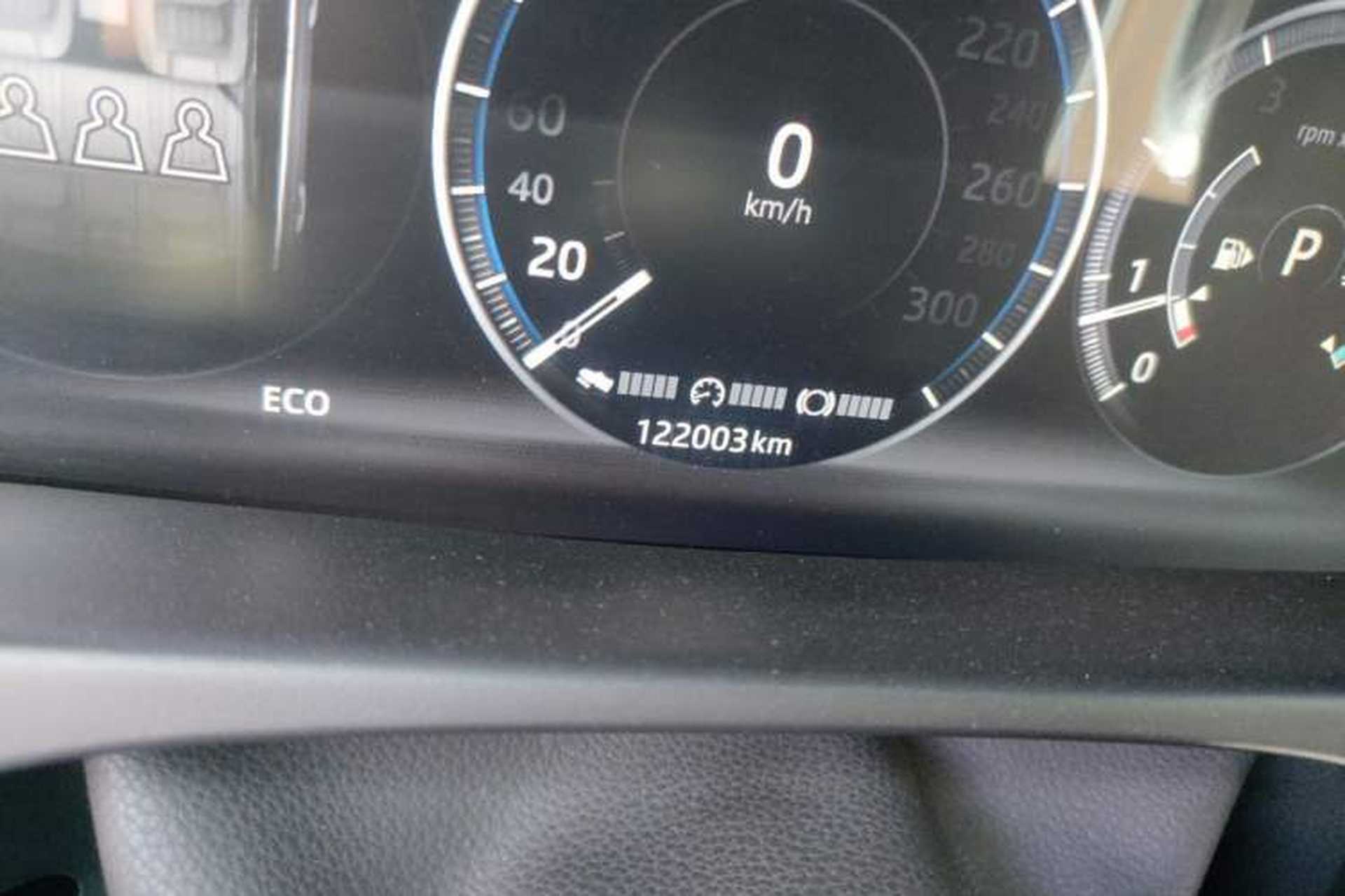 Used Jaguar XFL 2018 XFL 2.0T 250 PS Luxury Edition Odometer Close Up