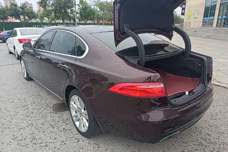Used Jaguar XFL 2018 XFL 2.0T 250 PS Luxury Edition Rear Left 45 Deg