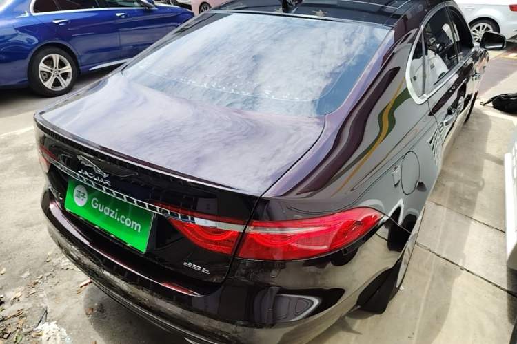 Used Jaguar XFL 2018 XFL 3.0 SC 340 PS Luxury Edition Rear Right 45 Deg