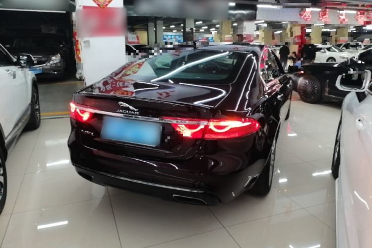 Used Jaguar XFL 2018 XFL 2.0T 250 PS Luxury Edition Rear Right 45 Deg
