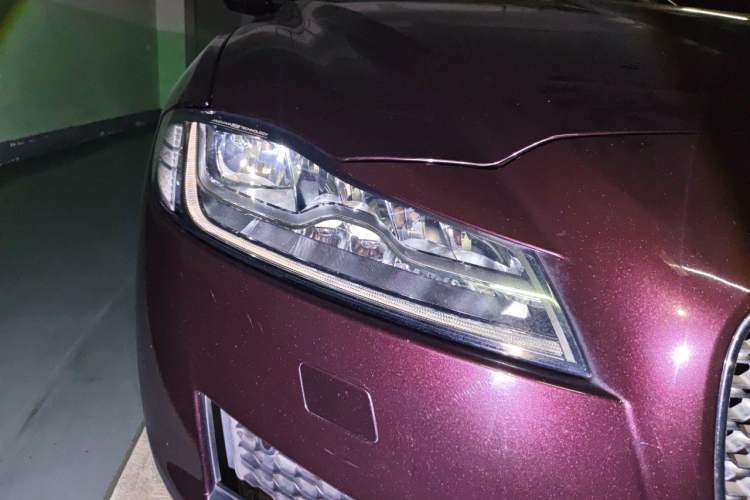 Used Jaguar XFL 2018 XFL 2.0T 250 PS Luxury Edition Right Front Headlight