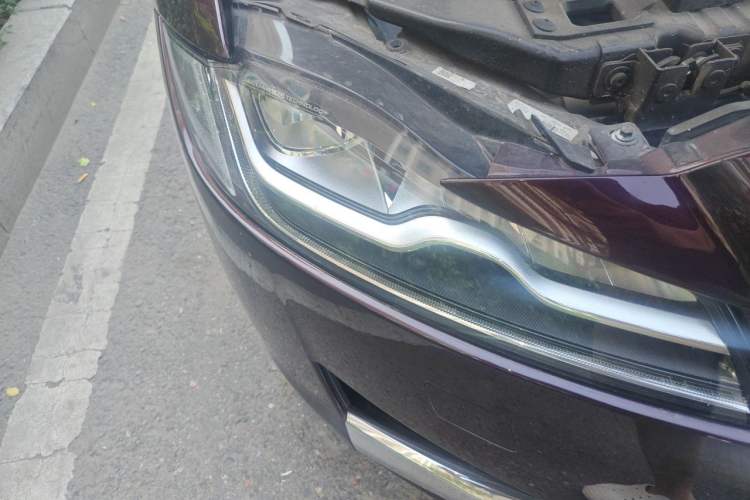 Used Jaguar XFL 2018 XFL 2.0T 250 PS Luxury Edition Right Front Headlight