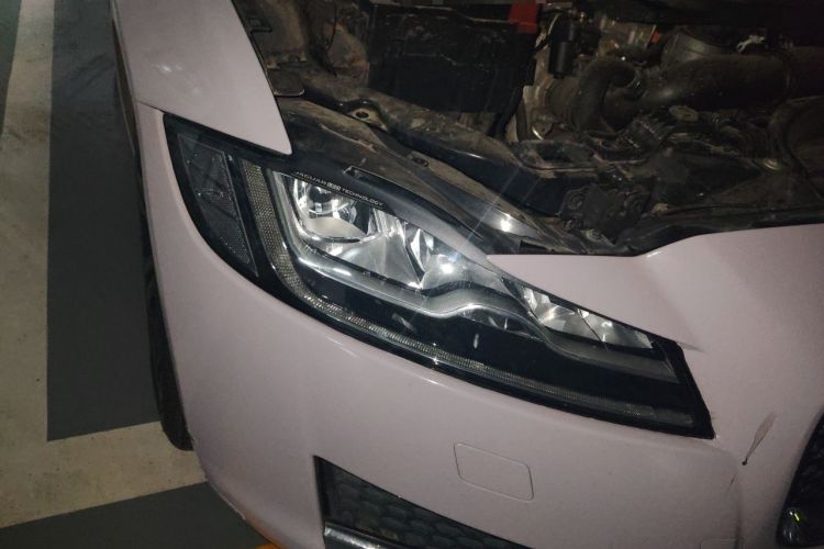 Used Jaguar XFL 2018 XFL 2.0T 250 PS Luxury Edition Right Front Headlight