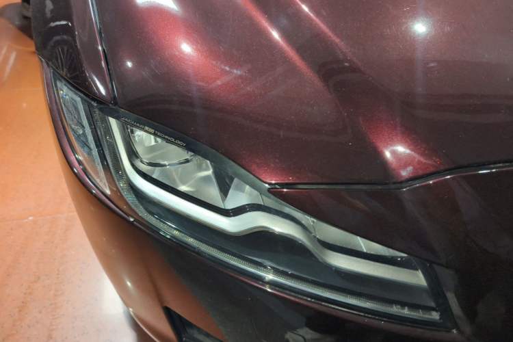 Used Jaguar XFL 2018 XFL 2.0T 250 PS Premium Edition Right Front Headlight