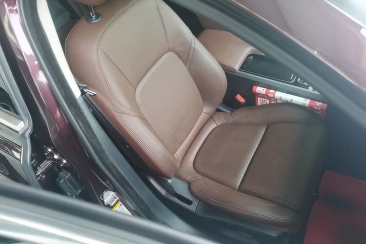 Used Jaguar XFL 2018 XFL 2.0T 250 PS Luxury Edition Right Front Seat