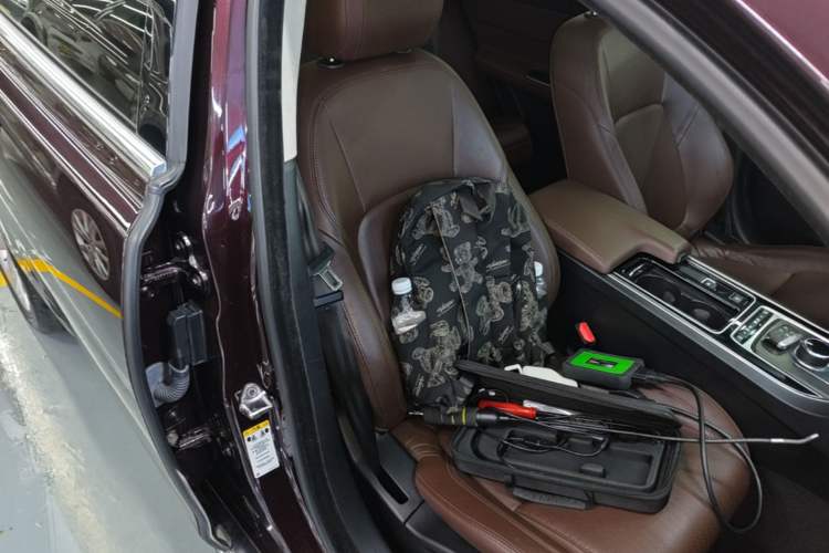 Used Jaguar XFL 2018 XFL 2.0T 250 PS Luxury Edition Right Front Seat